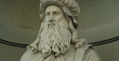 Photo of a Leonardo Da Vinci Sculpture
